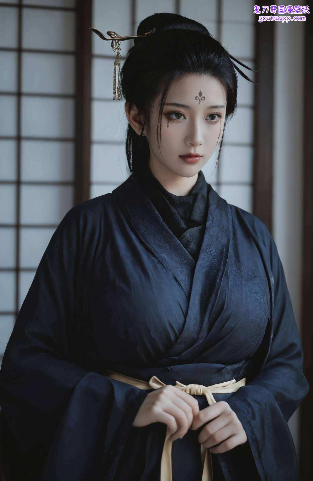 还带着一丝神秘玄幻气质快来看看这位国漫美女如何让你的设备熠熠生辉吧！